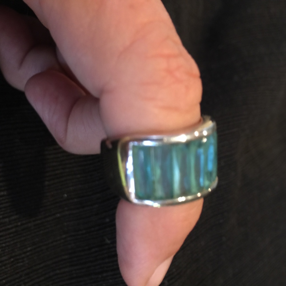 Women's Ring - Picture 2 of 3